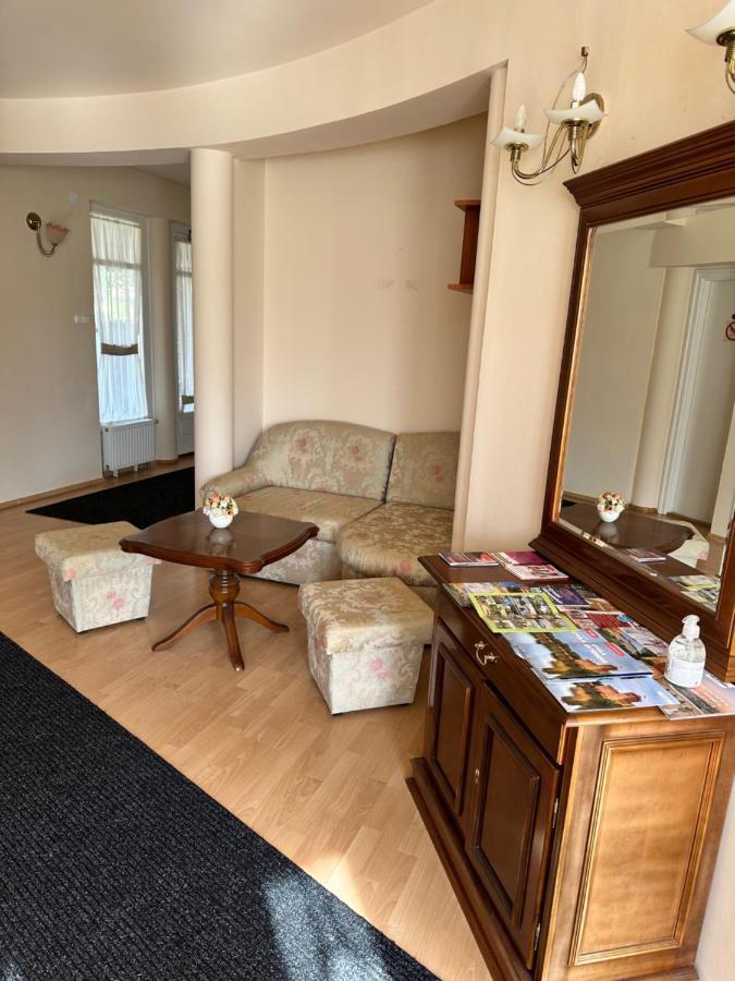 Cozy Garden Apartman Apartment Gyula Bagian luar foto