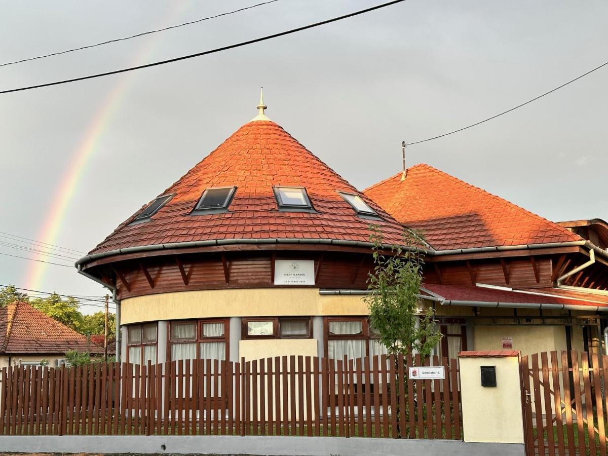 Cozy Garden Apartman Apartment Gyula Bagian luar foto
