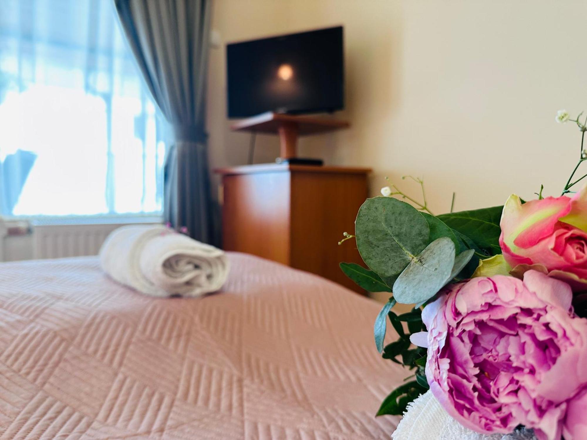 Cozy Garden Apartman Apartment Gyula Bagian luar foto